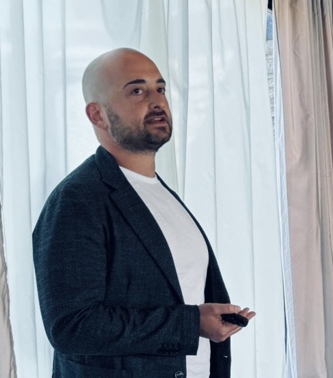 Antonio Di Giovanni durante un intervento come relatore